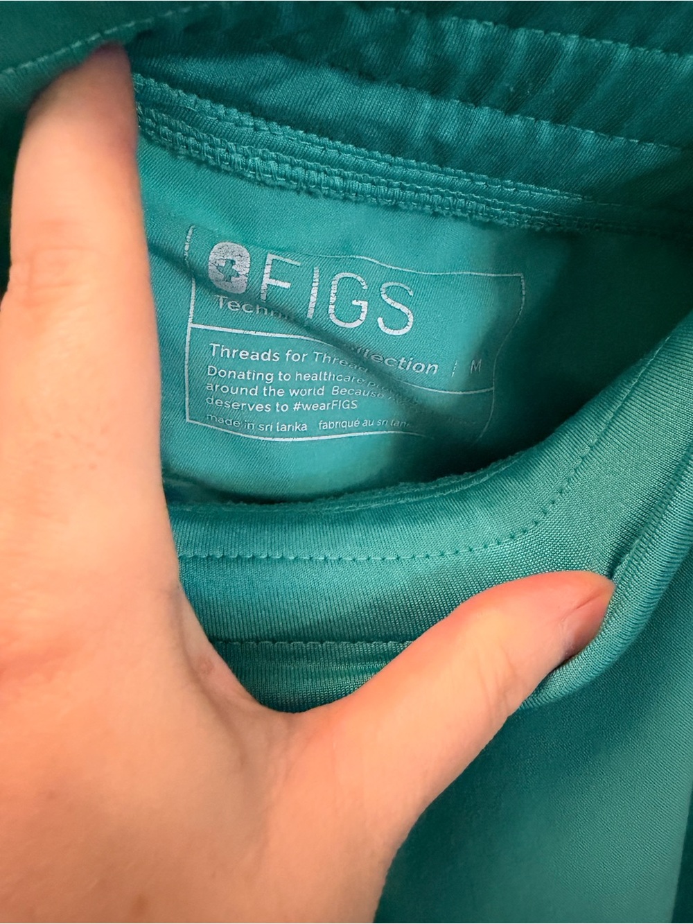 FIGS Teal Medical Scrub Top and joggers - Picture 3 of 4